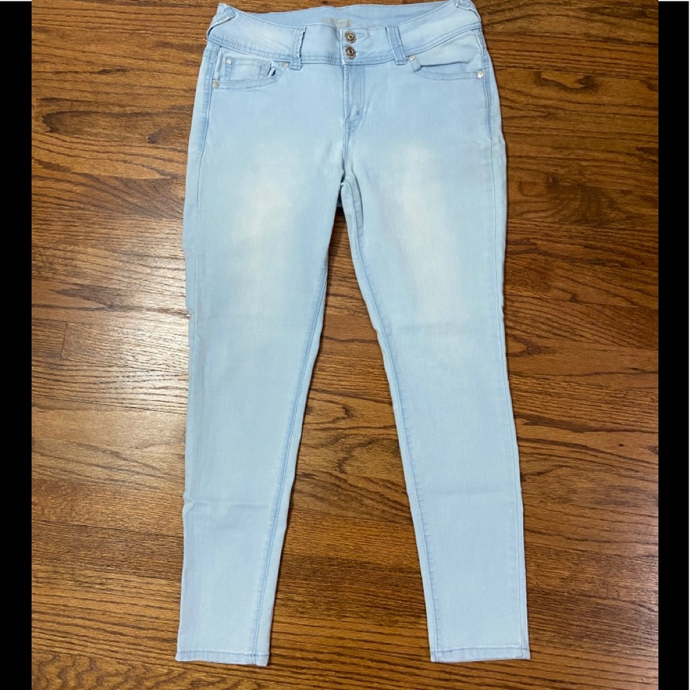 Wallflower light washed blue jeans